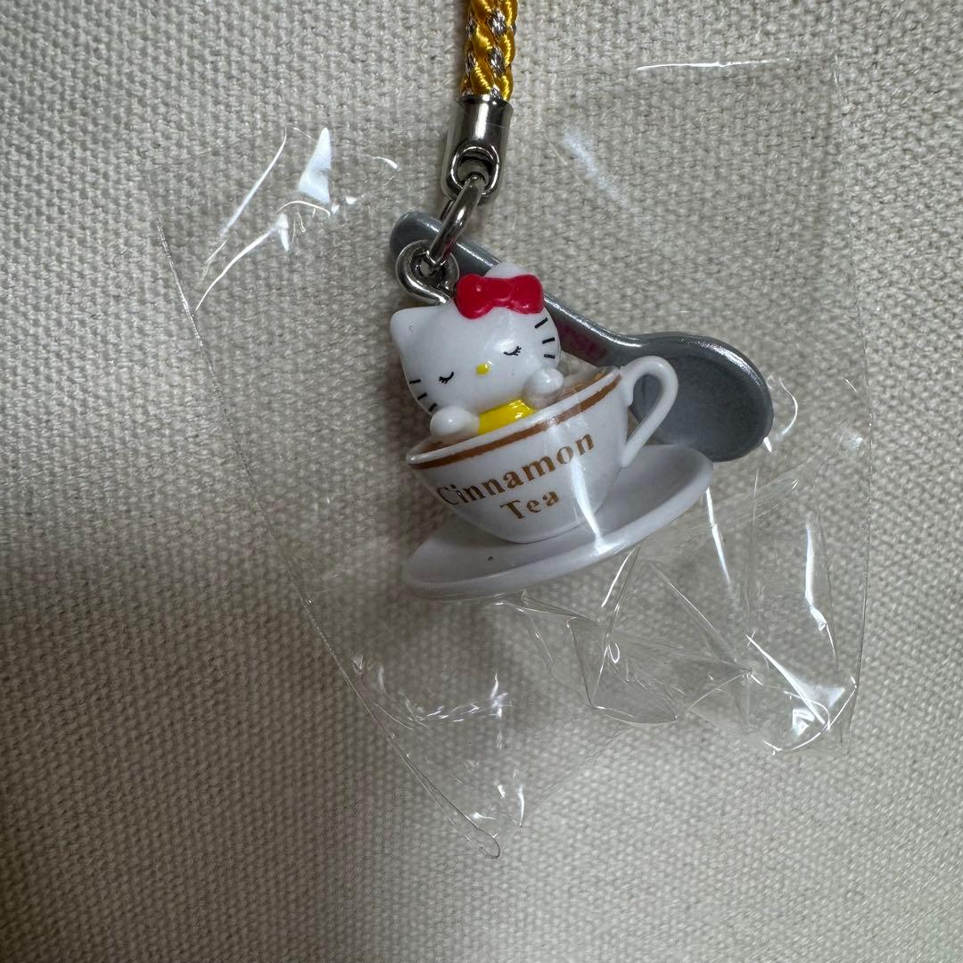 激レア⭐︎ご当地キティ　静岡限定　静鉄レストラン　シナモンティー　根付