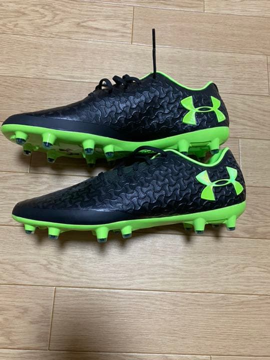 サッカースパイク アンダーアーマー 28.5cm - メルカリ