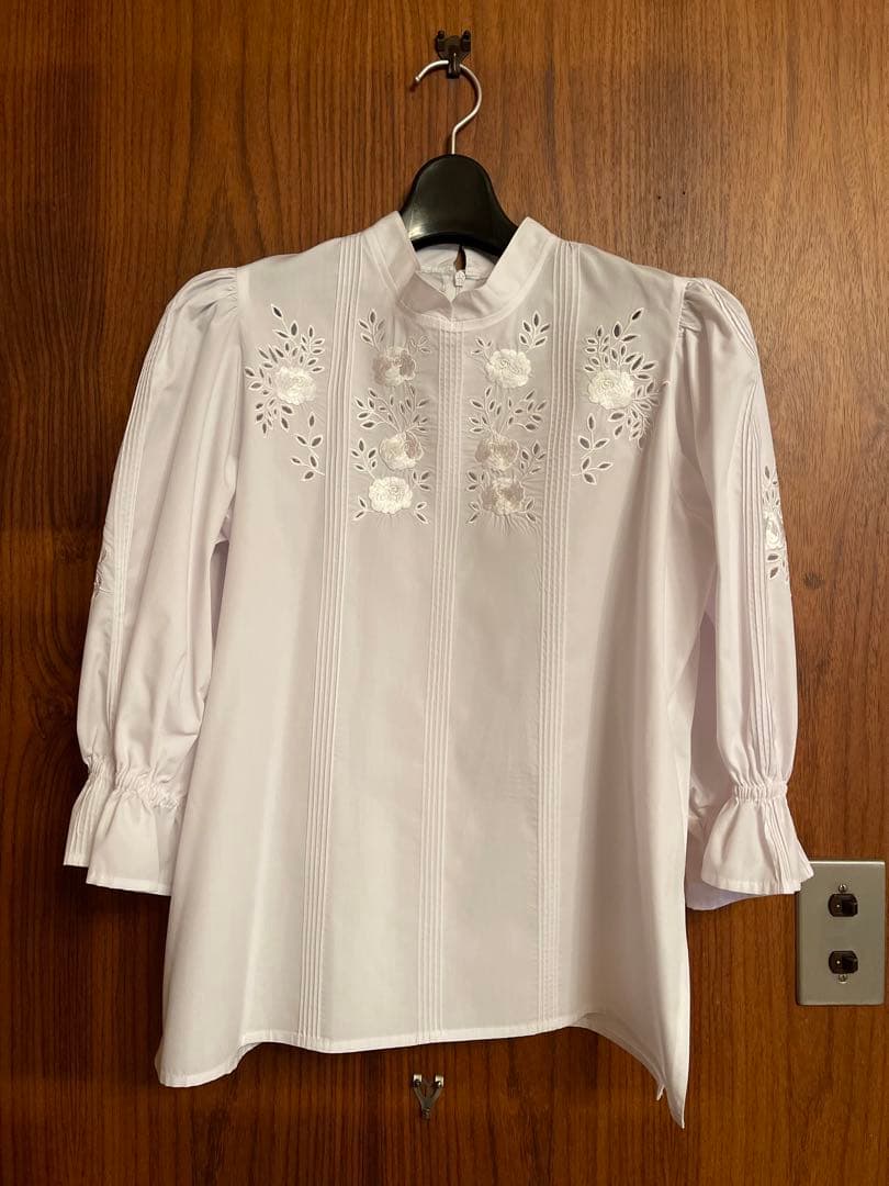AURORA アウロラ フォークダンス ブラウス Mサイズ 花柄刺繍 ホワイト
