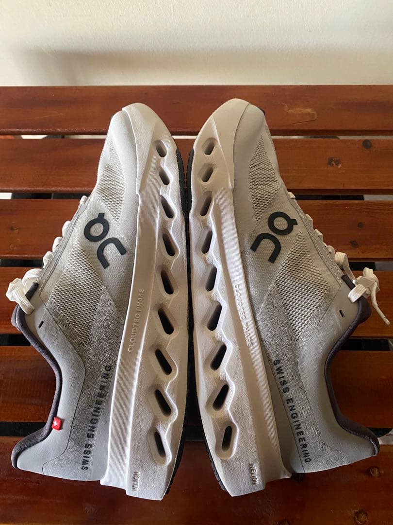 ONオン　Cloud Surfer Next 27.0㎝