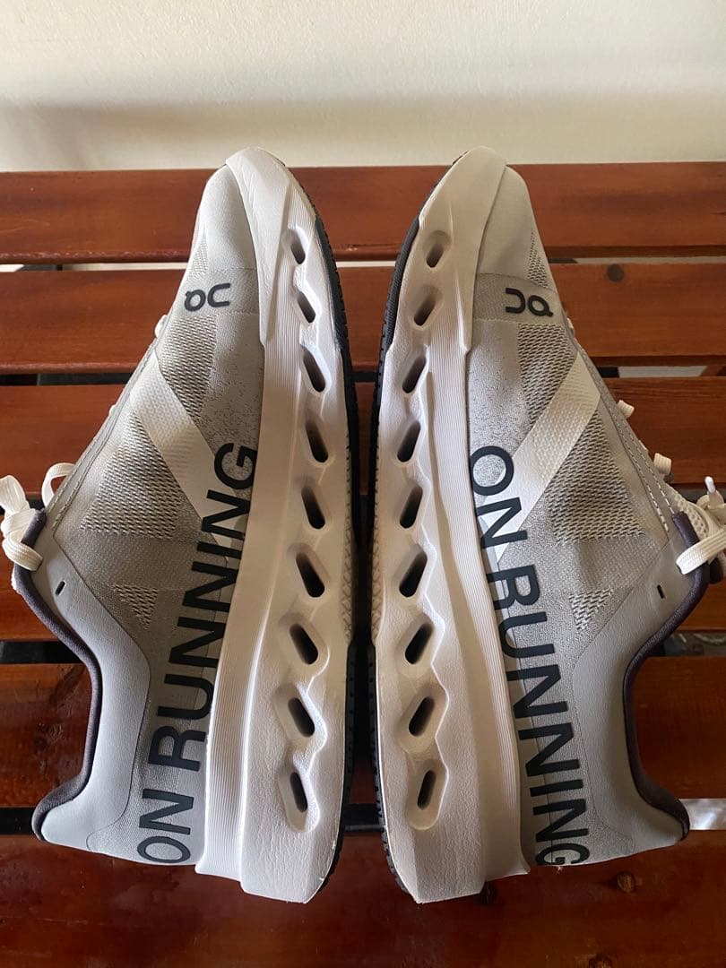 ONオン　Cloud Surfer Next 27.0㎝