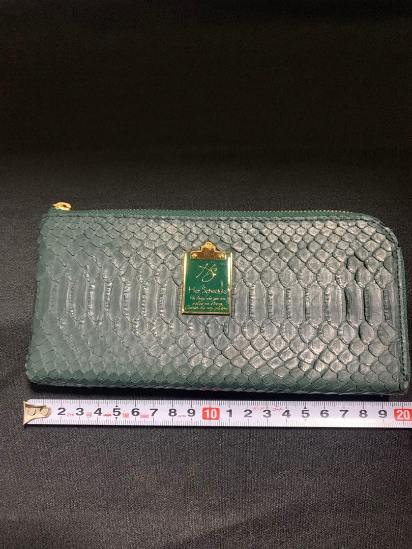 s*1様 Her Scheduleグリーン ジッパー長財布 ゴールド　金運
