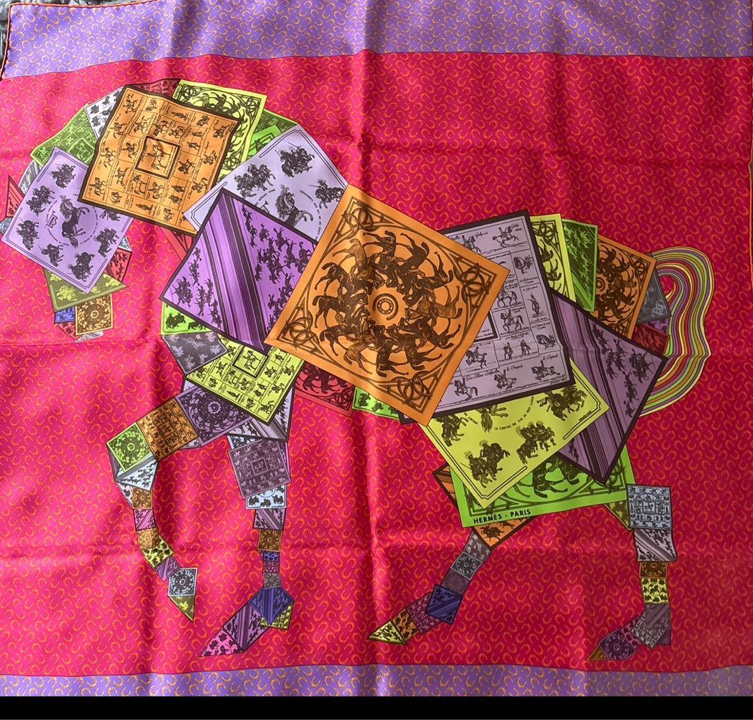 エルメスのシルクスカーフ「カレ90 A Cheval sur mon Carre
