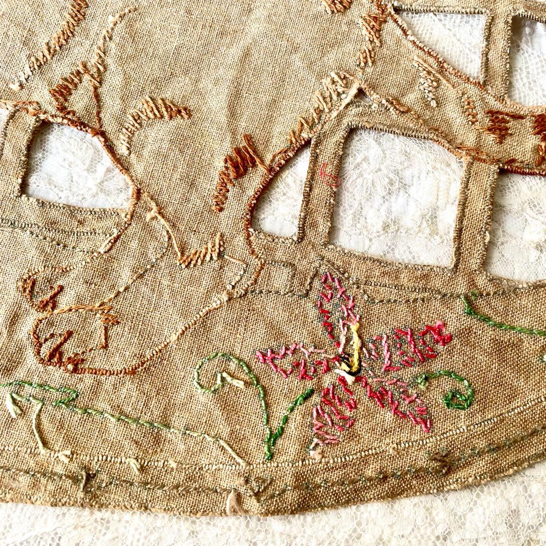 トラ猫の刺繍飾り生地　ナップ　ファブリック　フランスアンティーク　ねこネコレース