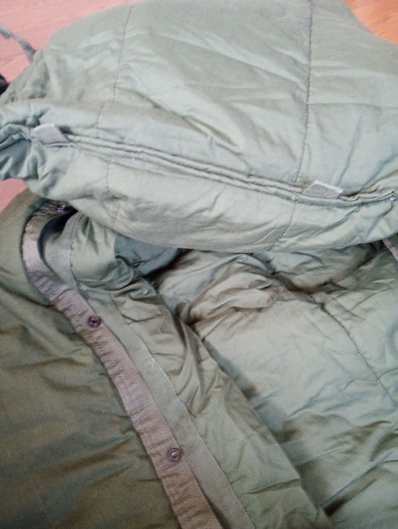 「米軍放出品」寝袋　Intermediate cold