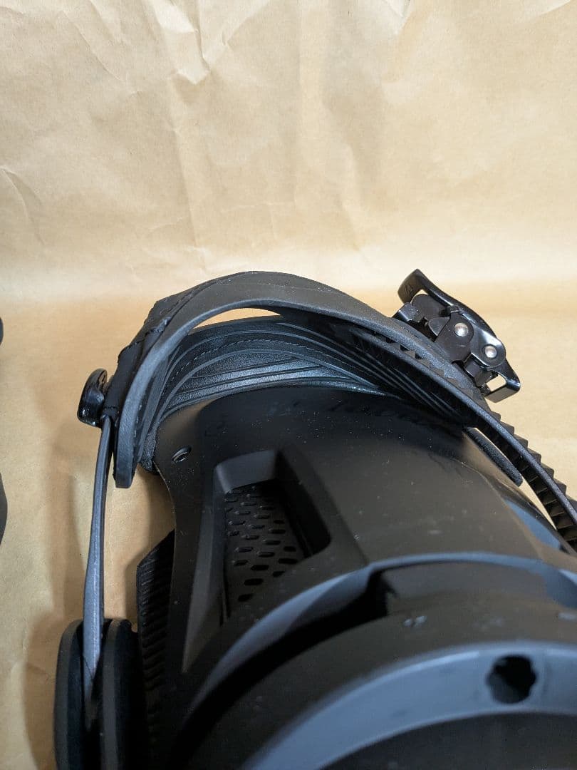 バートン BURTON Malavita スノーボードビンディング M