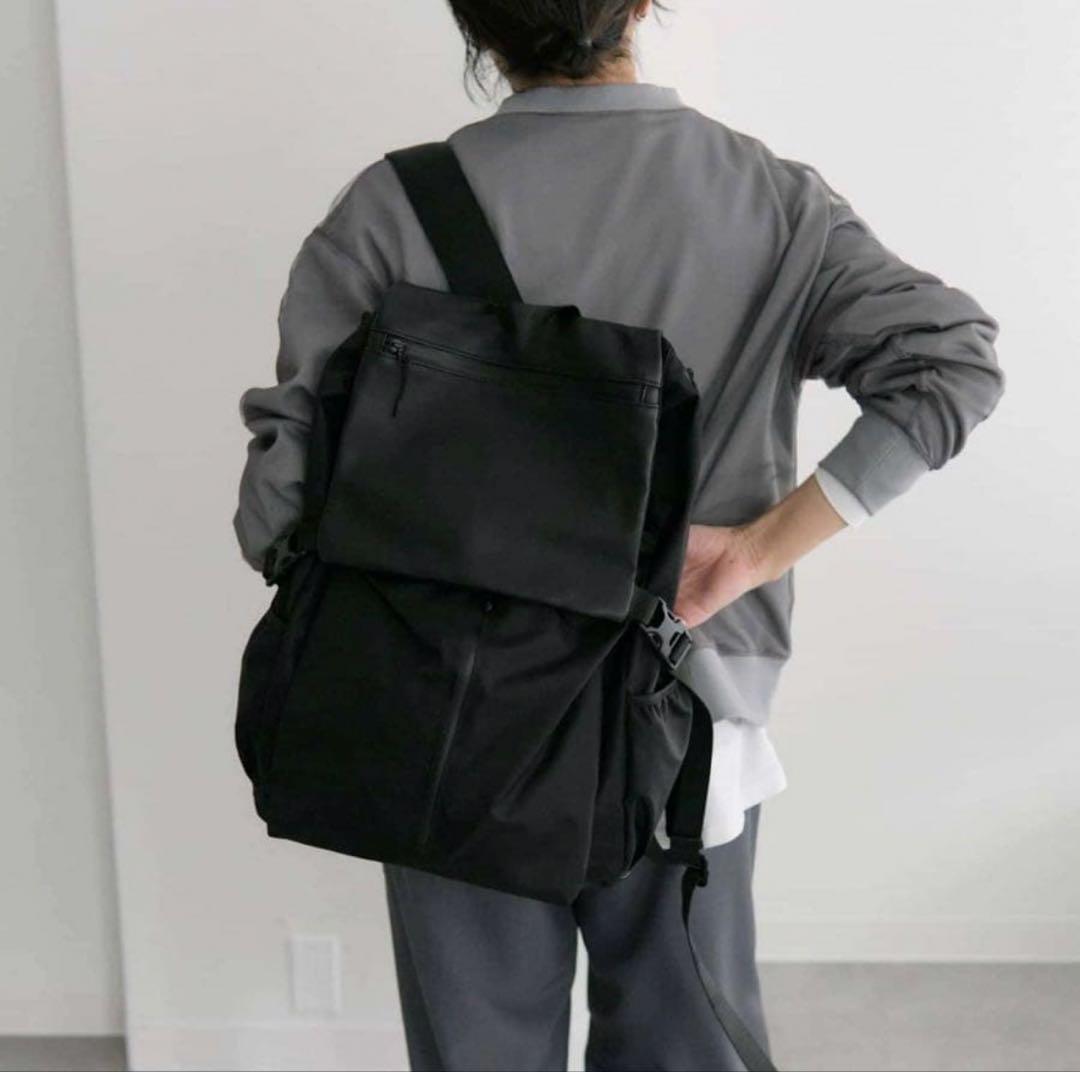 【極美品】イアパピヨネ レザーコンビライトリュック ブラック 撥水 男女兼用