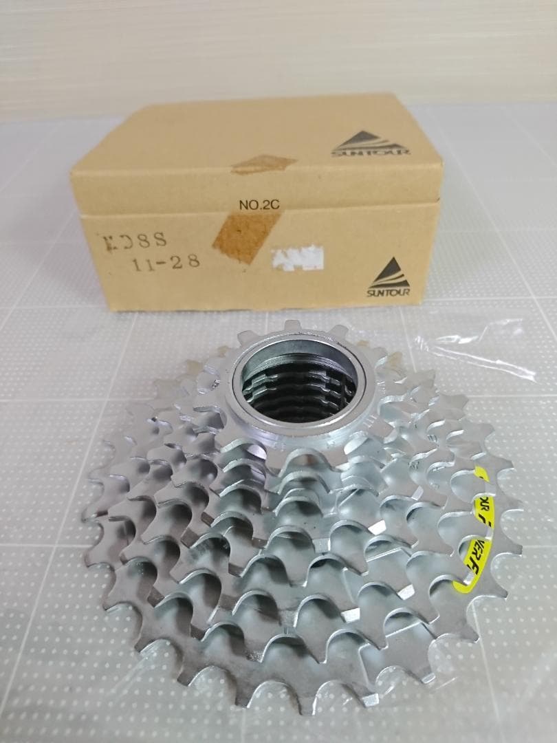 【新品】 ８速リアハブ & スプロケット SUPERBE PRO サンツアー