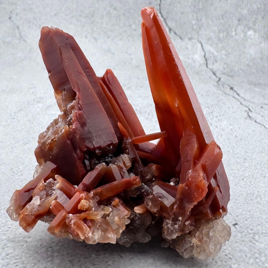 G-57マダガスカル産 赤水晶 クラスター 天然石 レッドクォーツ 希少原石