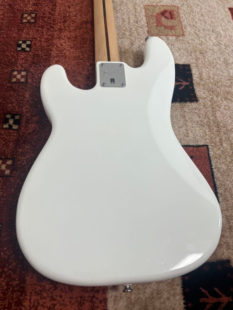 Squier by Fender Precision Bass エレキベース 白
