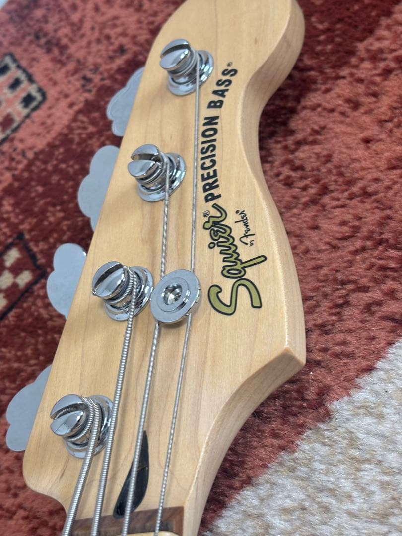 Squier by Fender Precision Bass エレキベース 白