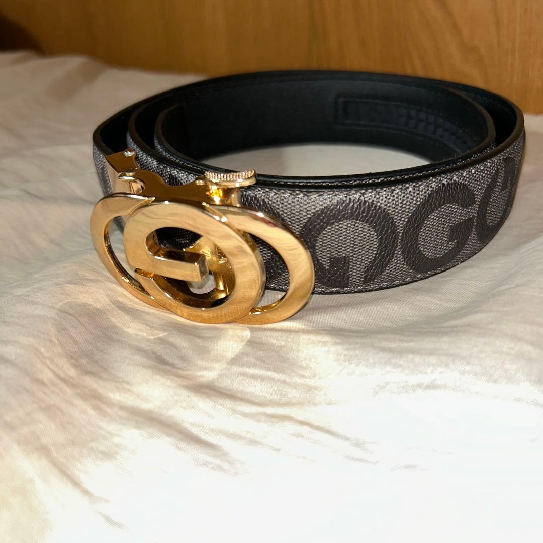 GUCCIブラックレザー ゴールドバックル ベルト - メルカリ