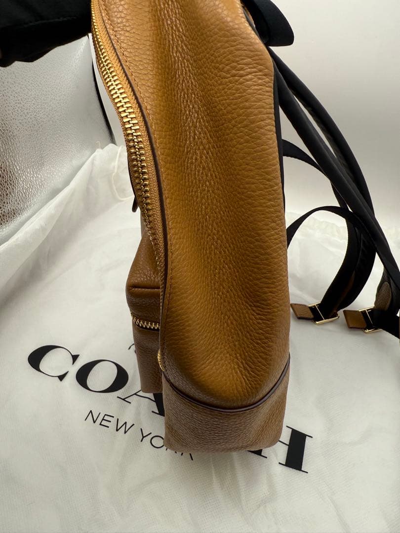 コーチ　ミディアム　チャーリー　バックパック　リュック　F30550