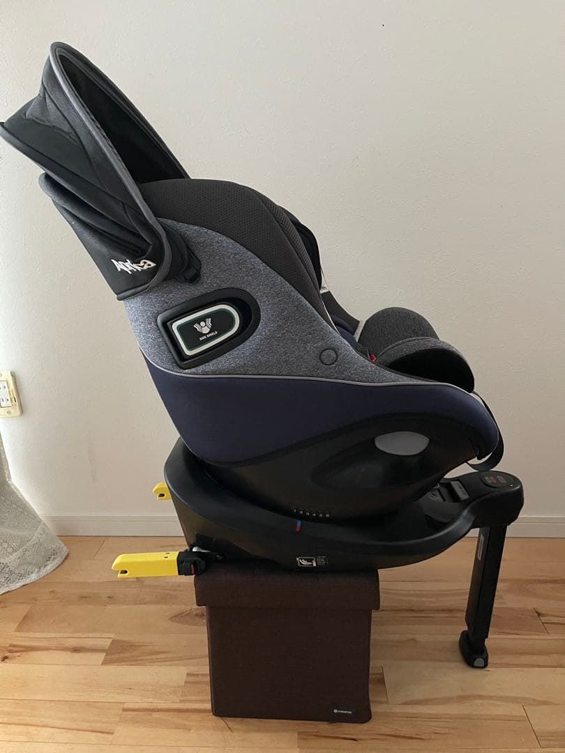 【綺麗】アップリカ クルリラ プロテクト ISOFIX R129 新生児