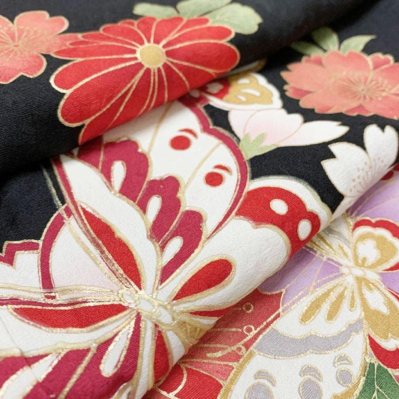 507z52, レース半衿☆人気！振袖 古典柄 金彩 地紋 蝶 赤×黒☆美品