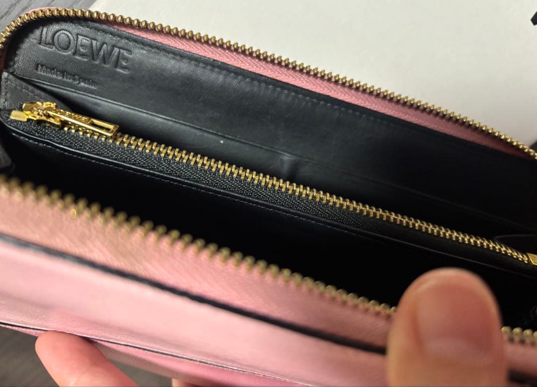 ロエベ LOEWE パズル 長財布 ラウンドファスナー パズル　レザー　ピンク