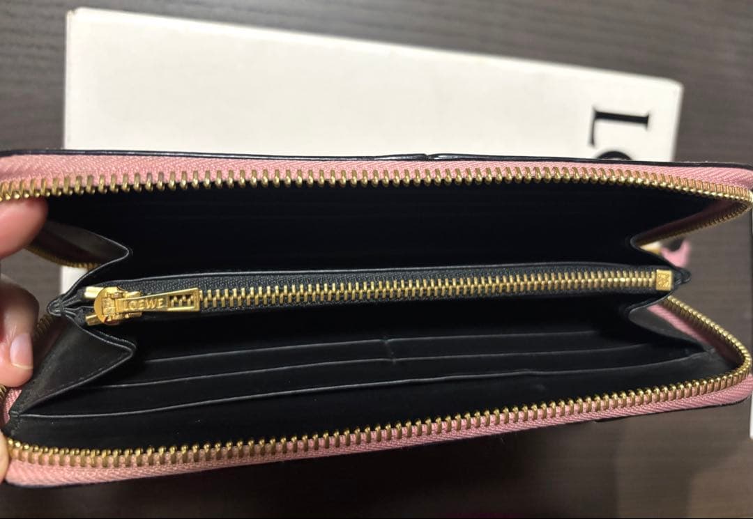 ロエベ LOEWE パズル 長財布 ラウンドファスナー パズル　レザー　ピンク