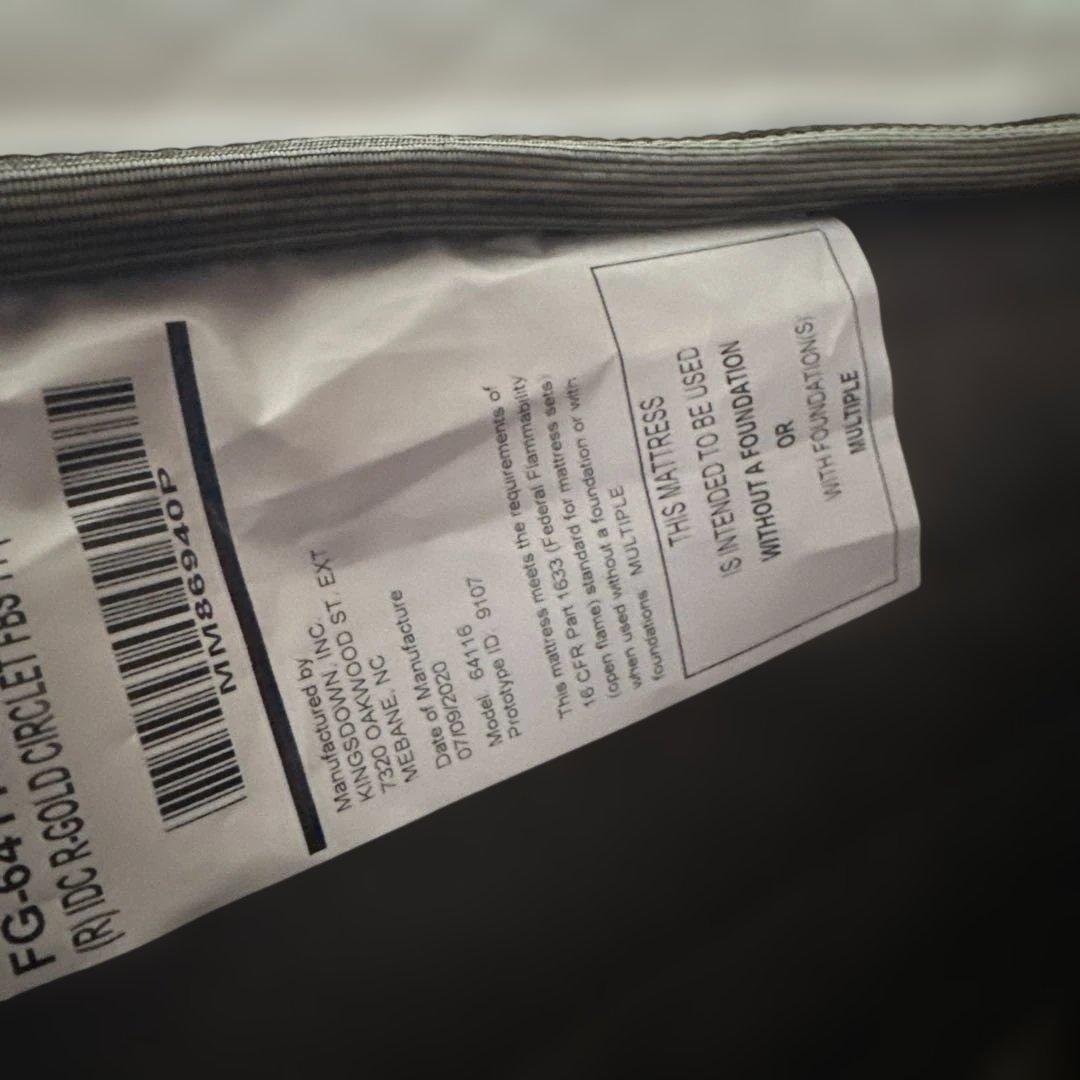 無垢材ベッドフレーム Kingsdown マットレス セット　セミダブル　レトロ