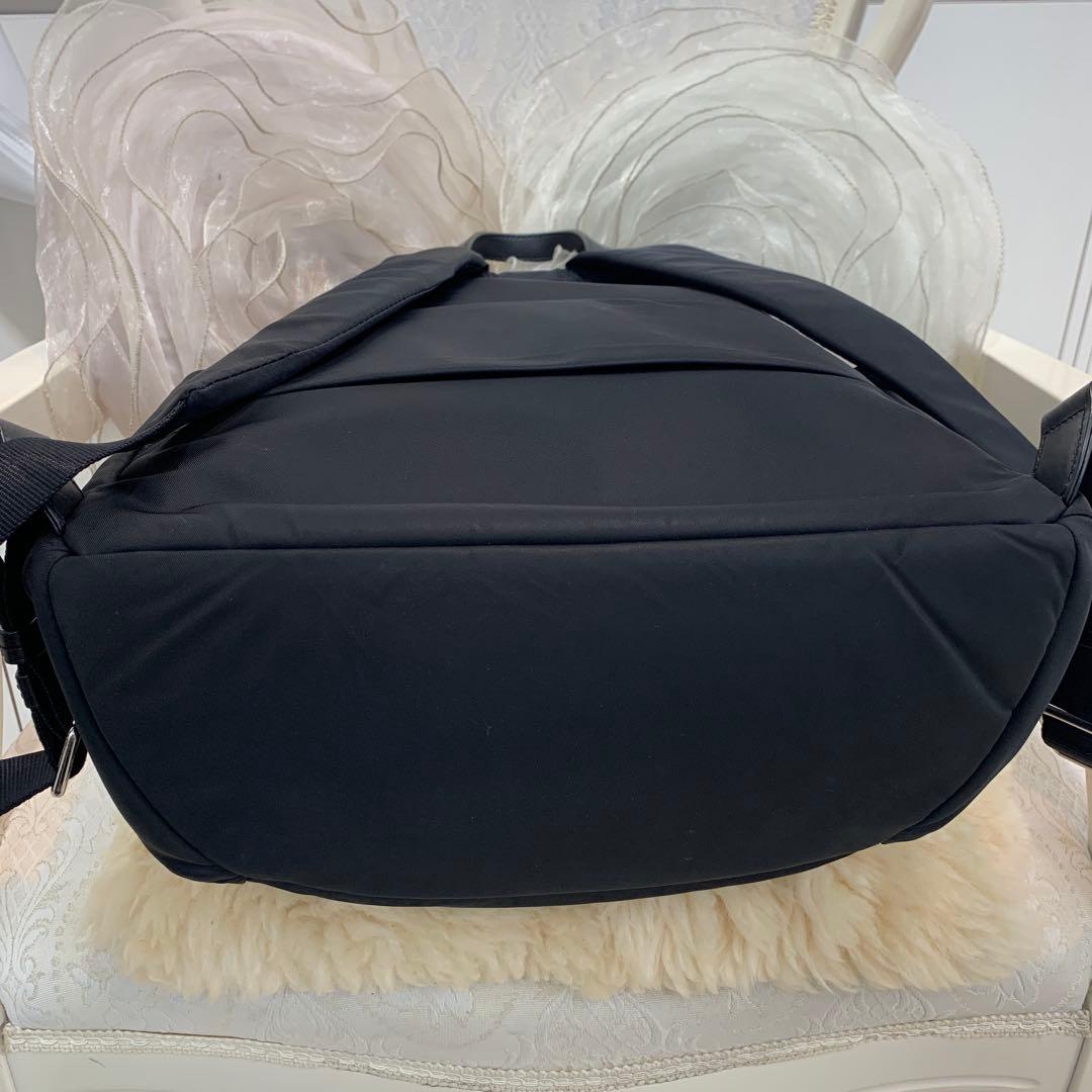 ☆美品☆TUMI ナイロン バックパック リュック ブラック 軽量 レディース