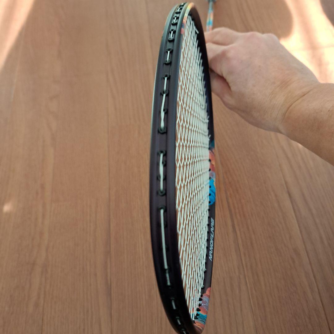 ヨネックス　ナノフレア700プロ　4U5