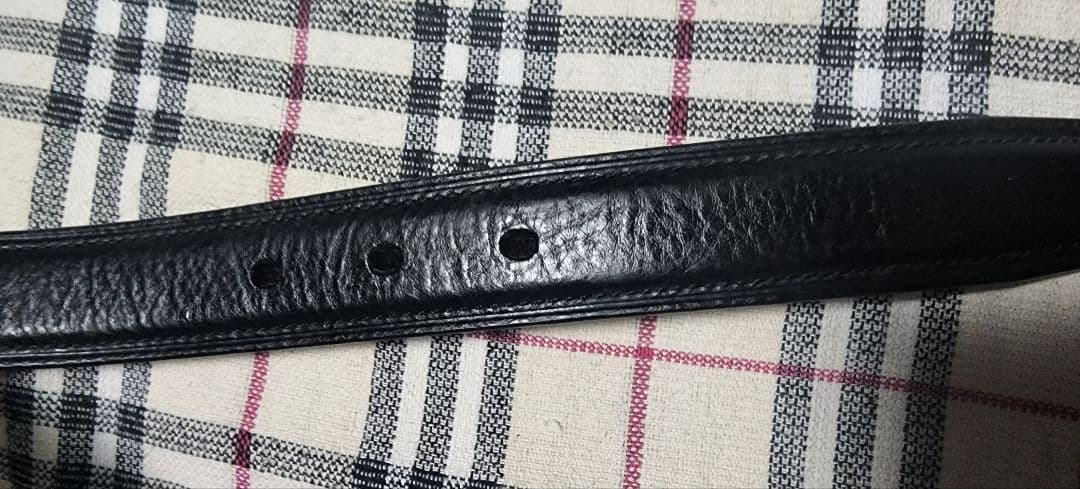 BURBERRY ブラックレザーベルト銀製バックル