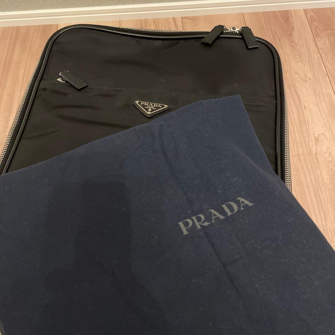 PRADA ブラック キャリーケース　保存袋付き。