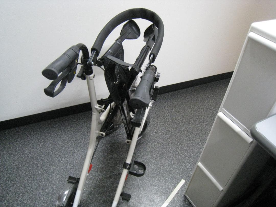 四輪 歩行車 ショッピングターン 安寿 アロン化成 送料無料 バッグ付き ②