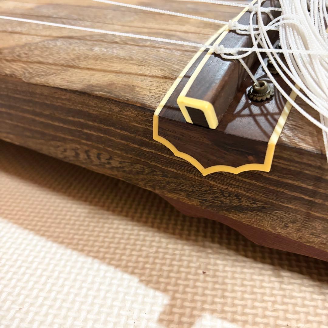 琴 十三弦 金蒔絵 並甲 すだれ彫り 13弦 和楽器