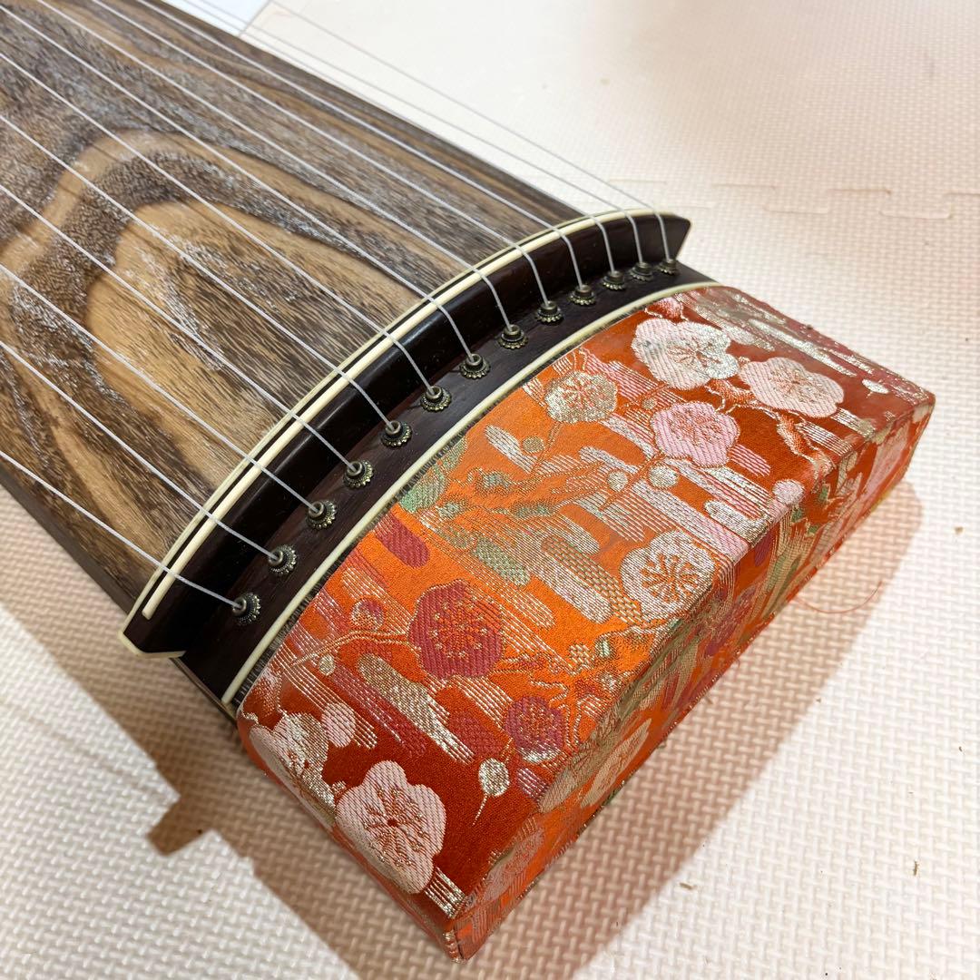 琴 十三弦 金蒔絵 並甲 すだれ彫り 13弦 和楽器