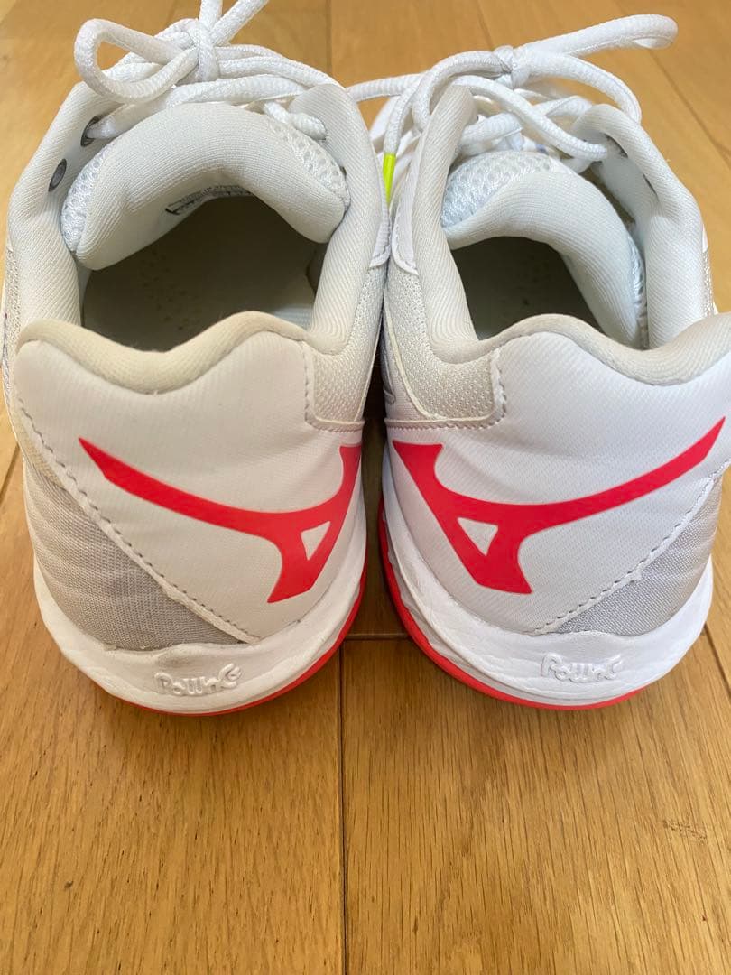 ナイキ　バドミントンシューズ　WAVE CLAW 2