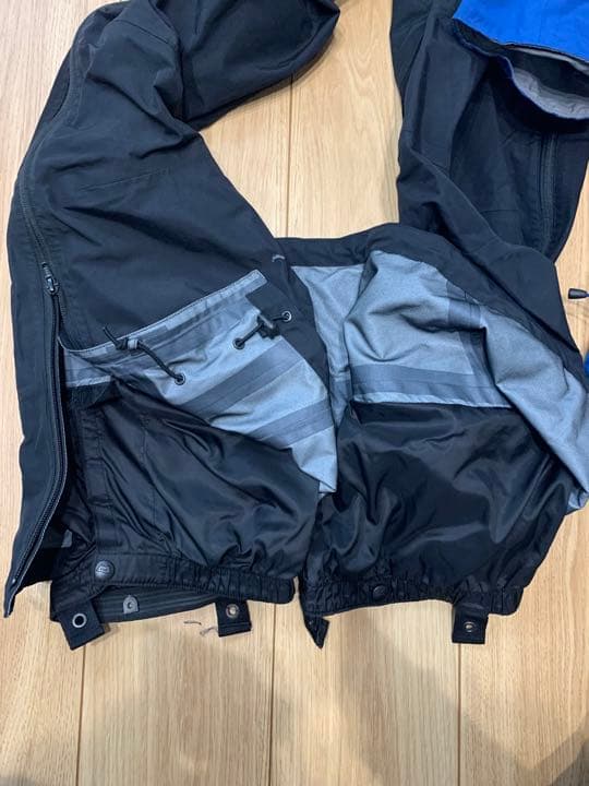 マウンテンイクイップメントハードシェル#413107、#411456