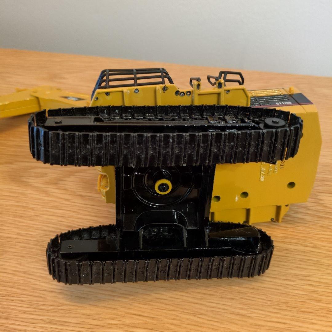キャタピラー5110B バックホー 重機ミニチュア 模型 - メルカリ