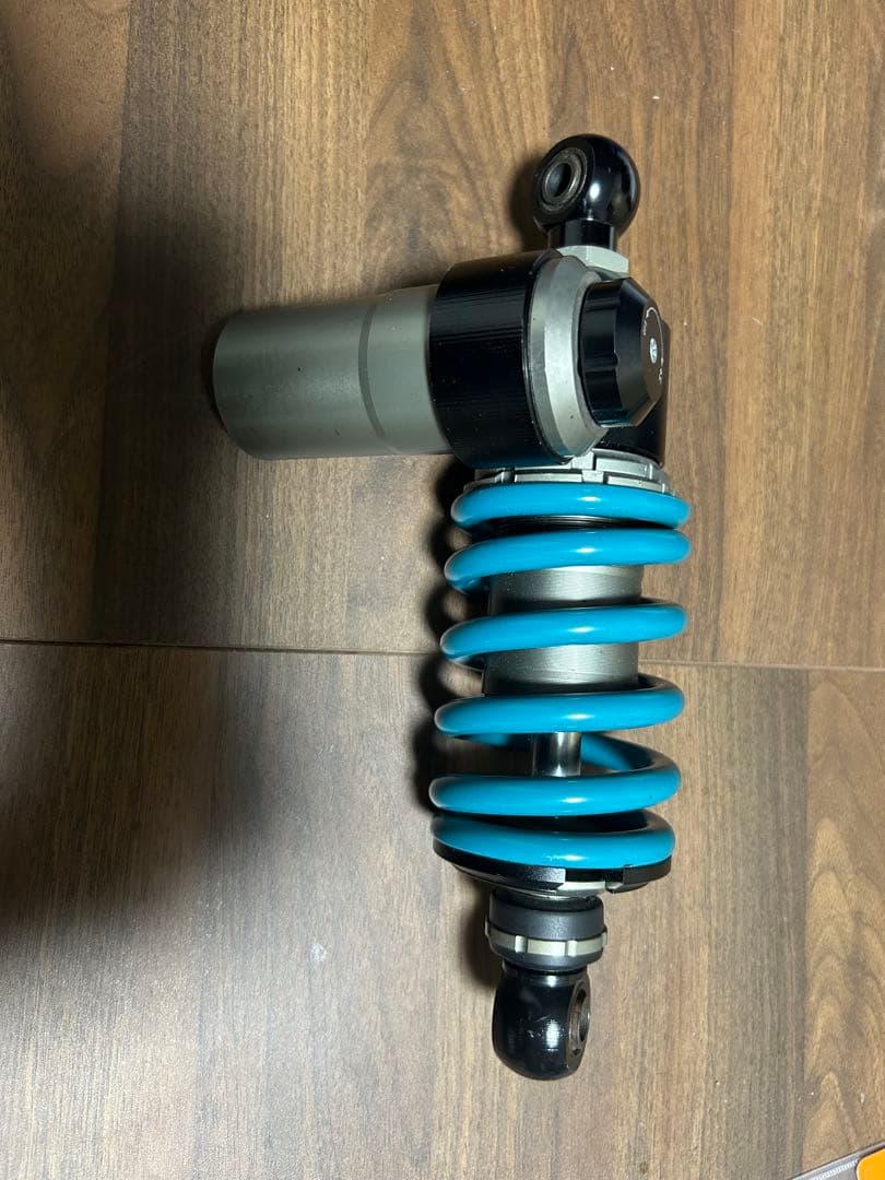 ROCKSHOK リアサスペンション 700lbsx1.25inch ストック品 RockShox