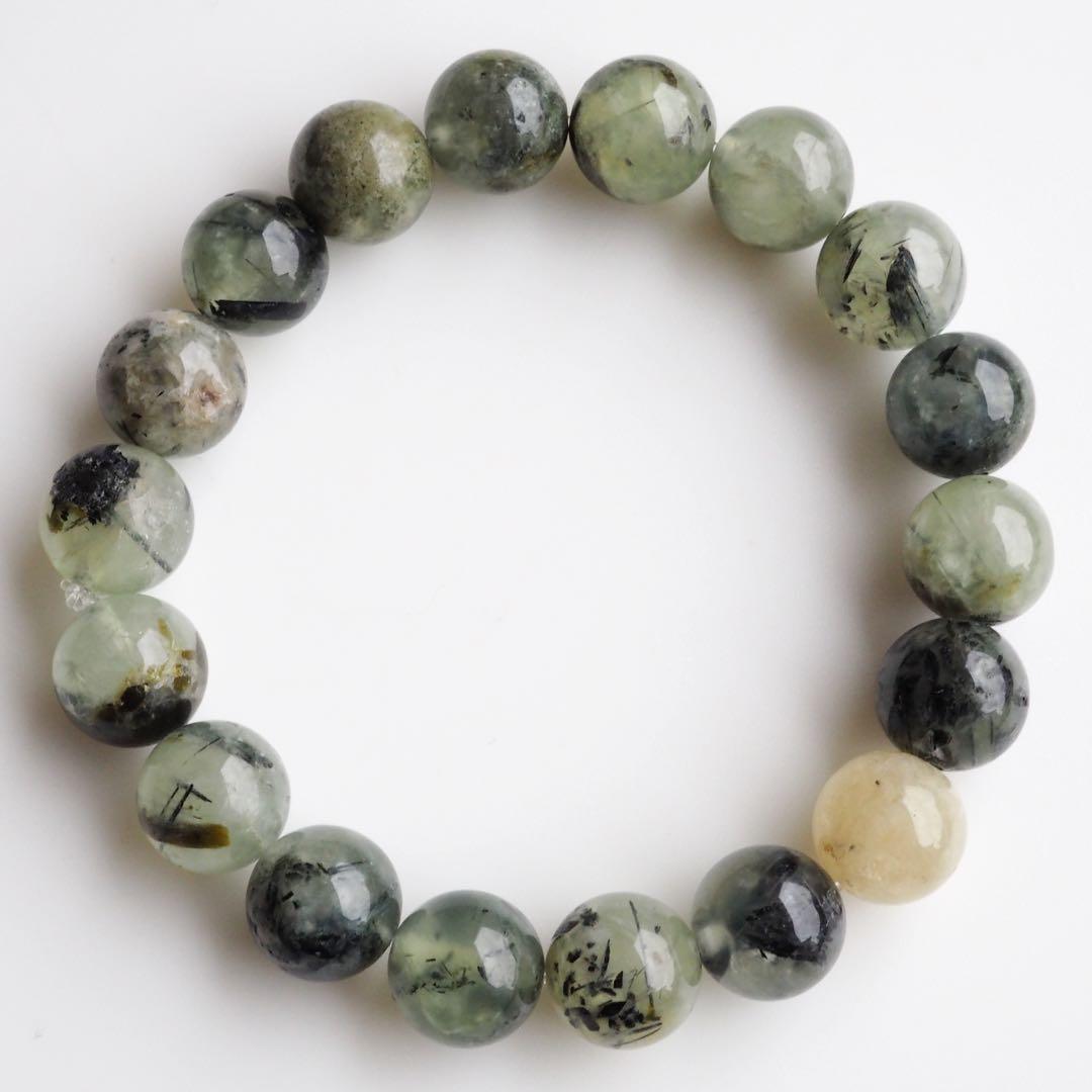 Chikarin様専用】天然水晶のバタフライモチーフネックレストップ