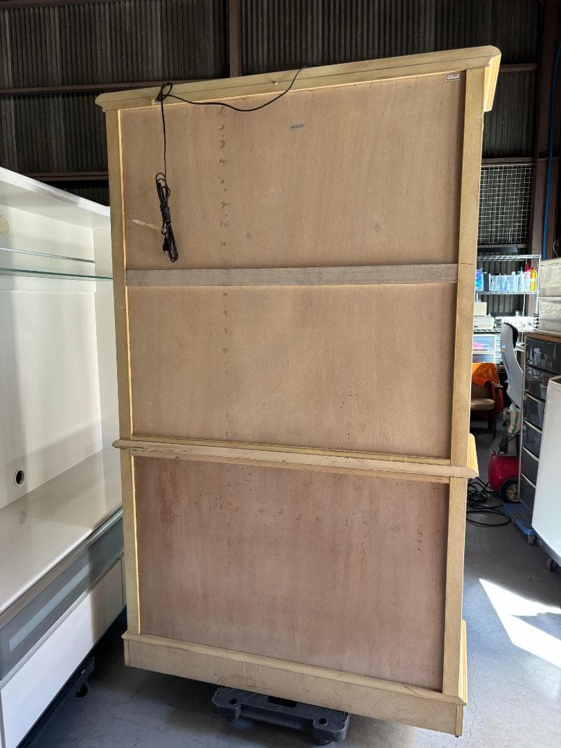 しほ アメリカ製、LYNN HOLLYN リンホーリン 食器棚 ・ 飾り棚