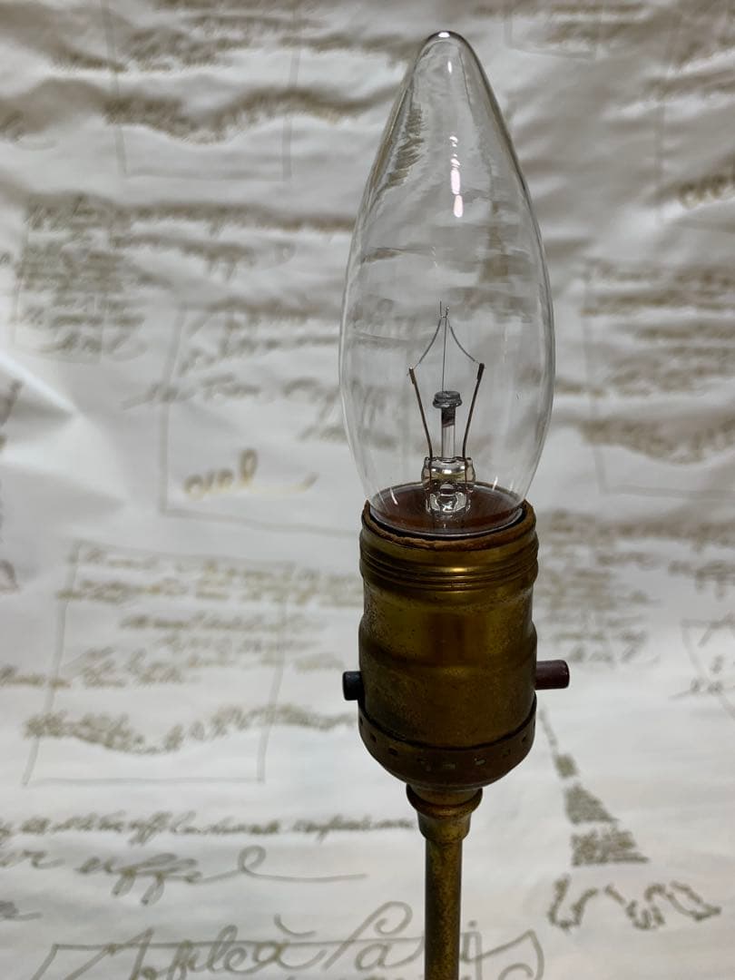 フランスアンティーク　高さ42㎝の陶器の薔薇付きシェードが可愛いスリムなランプ！