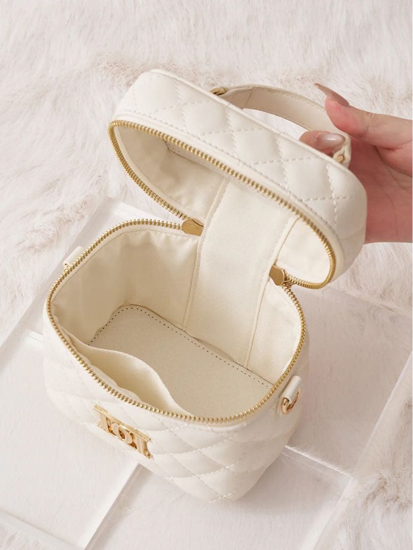 Darich キルティングスクエアミニバッグ ゴールドパーツ ホワイト 白