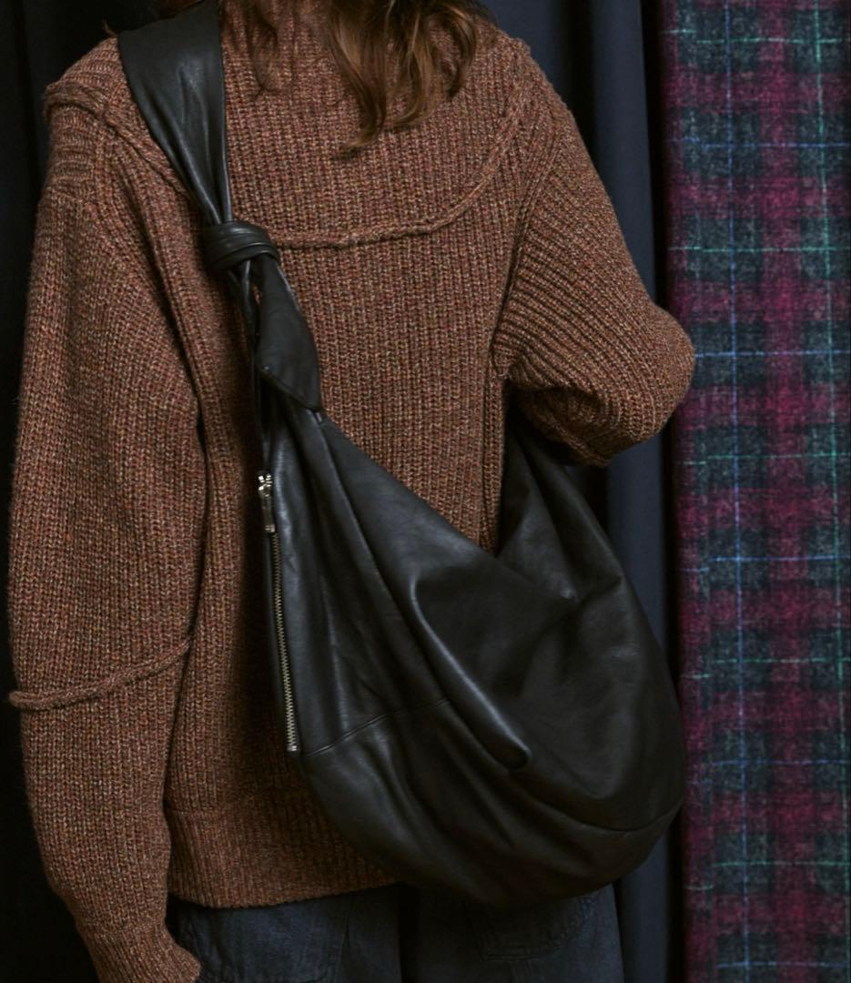 MAISON SPECIAL メゾンスペシャル 完売レザーショルダーバナナバッグ