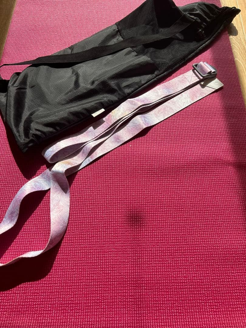 ピンク ヨガマット ヨガベルト　LAVA LAVA】LAVA MAT(ピーチ・ミッドナイトブルー・マゼンダ・ミント): ヨガ