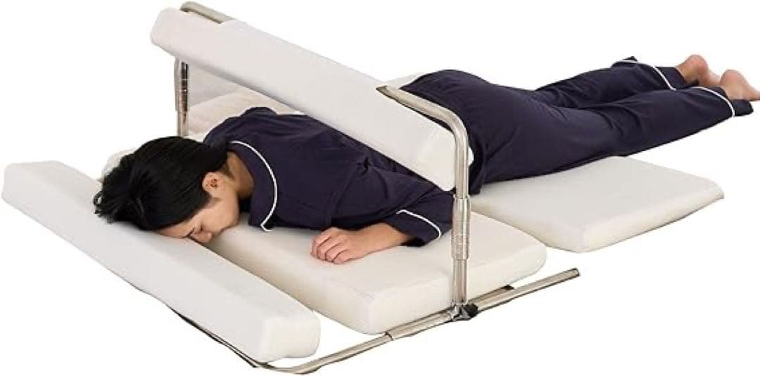 うつぶせ姿勢キープで睡眠を。寝具の上に置くサポートベット