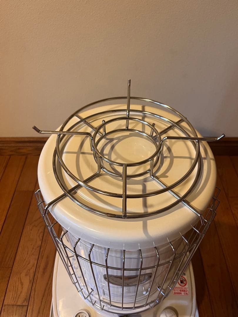 美品！だるまストーブ 灯油ストーブ 3000円の五徳付き 円筒形 ホワイト