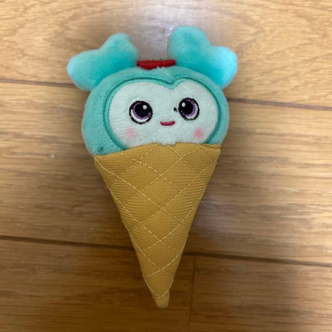 TWICE POPUP STORE ベイビーラブリーアイスバッジ ミナ - メルカリ