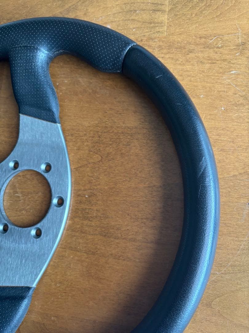 MOMO ステアリング RACE (350mm)