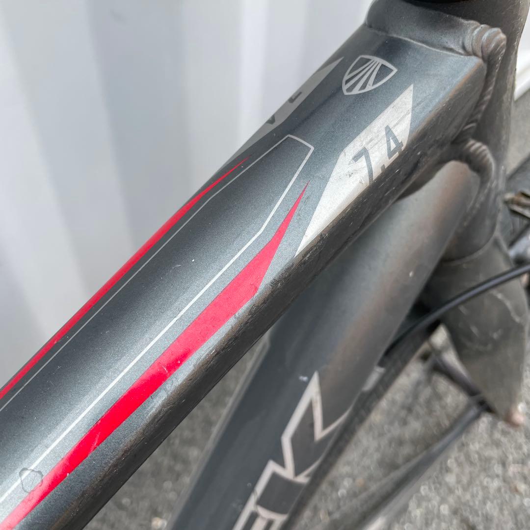 クロスバイク FX7.4 身長165-175cm 定価8万円