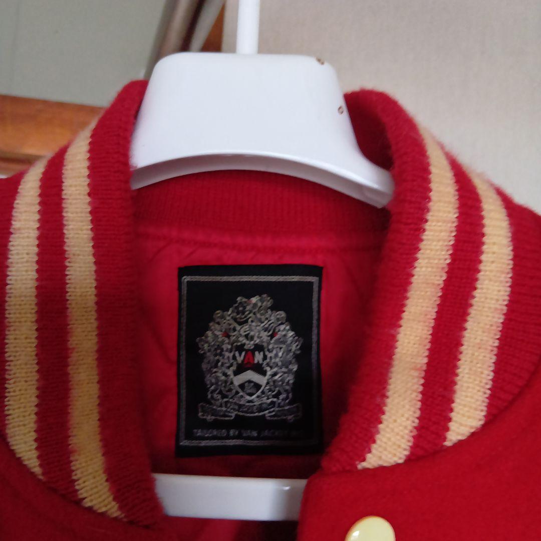 鶺*鴒様 VAN JACKET INC. スタジャン レッド/ベージュ