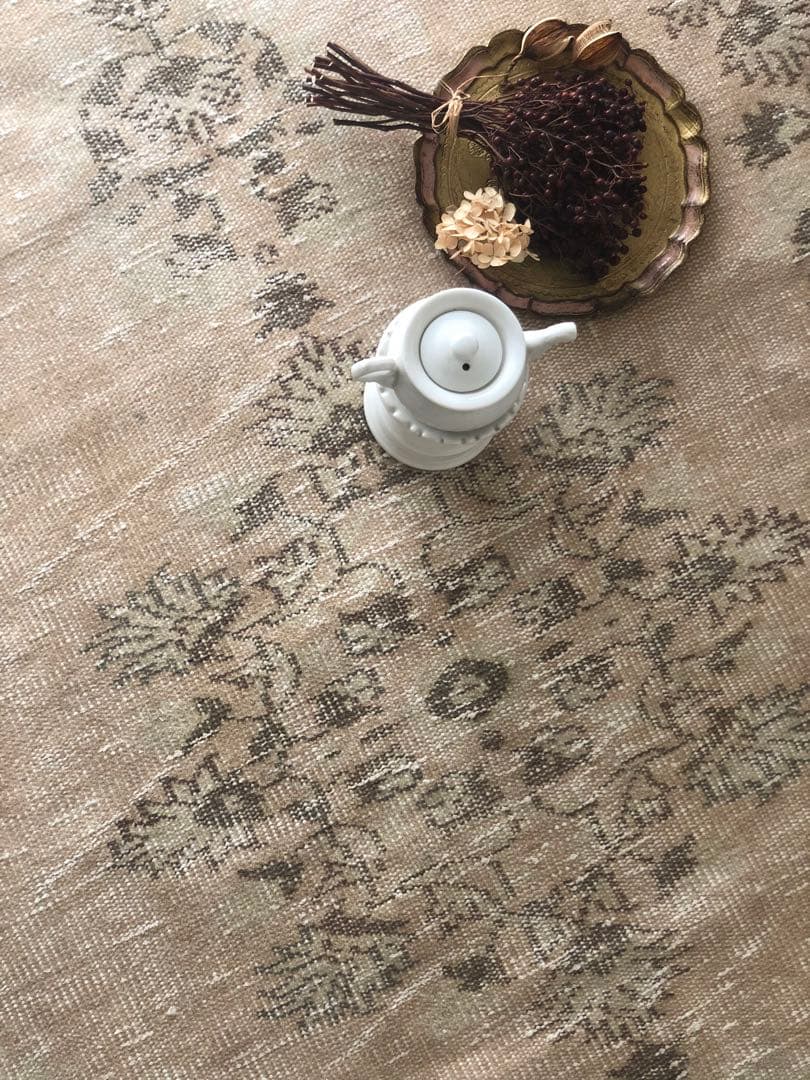 ヴィンテージラグ　トルコ　ベージュオーバーダイ　アナトリア　フローラルメダリオン