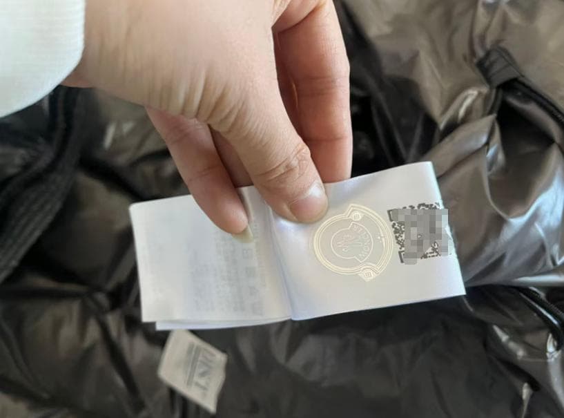 黒 フード付きダウンジャケット~~~