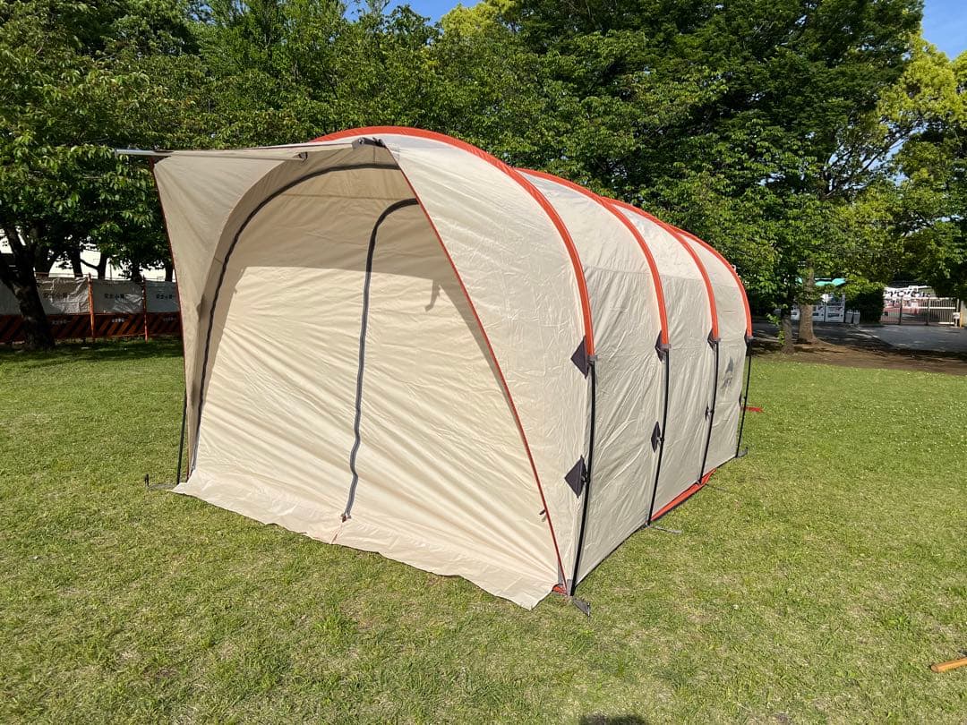 MSR ボードルーム スクリーニングルーム&フットプリント付き