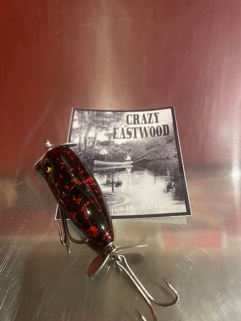 大言神社宝物 表層暴鮫 赤黒漆塗りルアー スイッシャー 18g