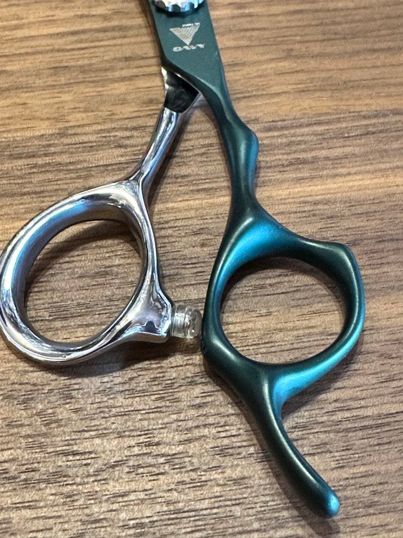 新品 s102 GAVY 6インチ カットシザー 手ネジ 理容　美容 専用品